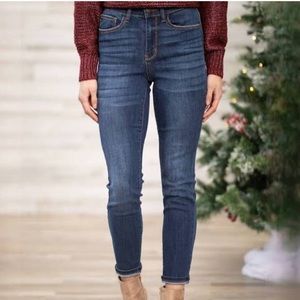 Judy Blue Stretch Relaxed Fit Dark Wash Denim Ankle Jeans 28